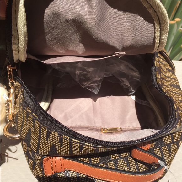 ❤️ NEW Mini M Backpack - Picture 7 of 8